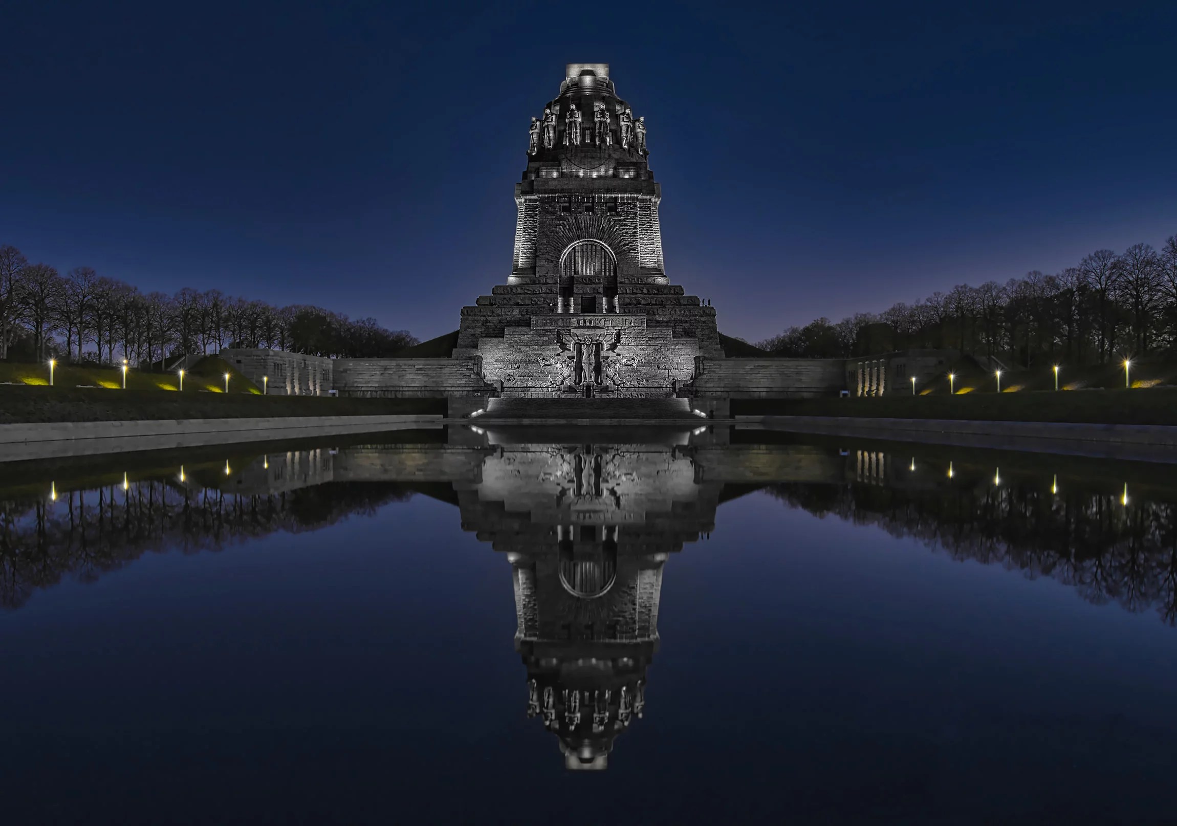 The Battle of Nations Monument at night