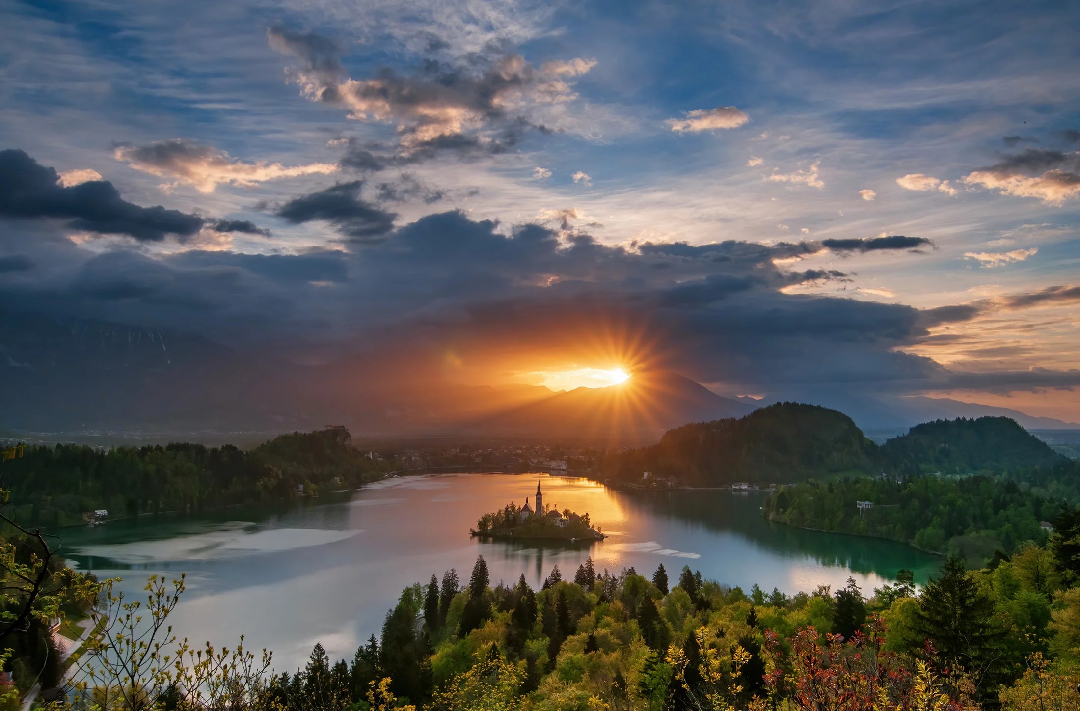 Sunrise from the Ojstrica viewpoint