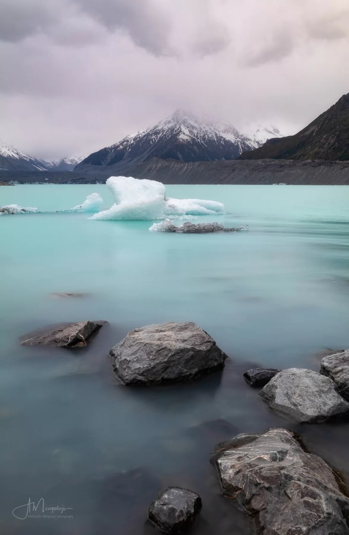 Rocks and icebergs at Tasman Lake