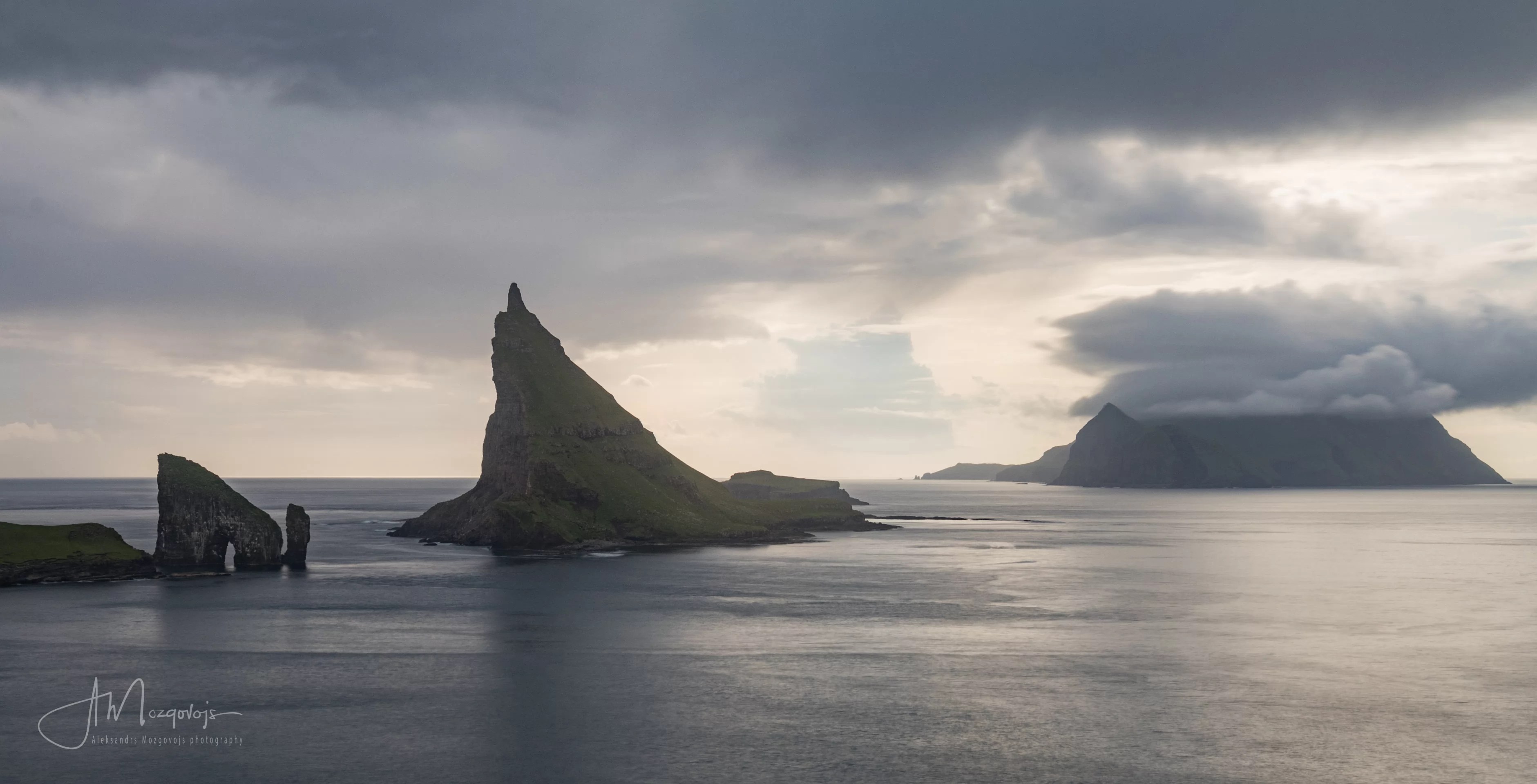 Clouds over Mykines and Tindhólmur